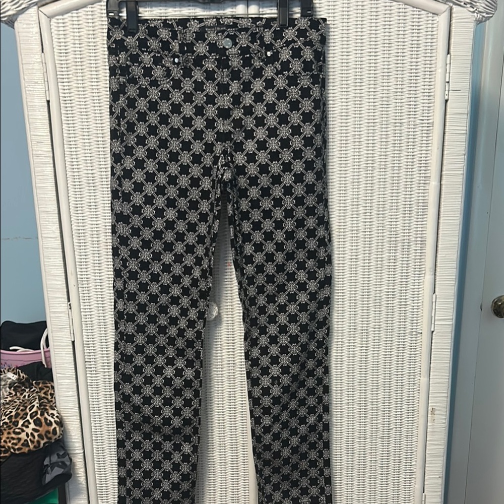 White House Black Market Black slim ankle Pants size 6
